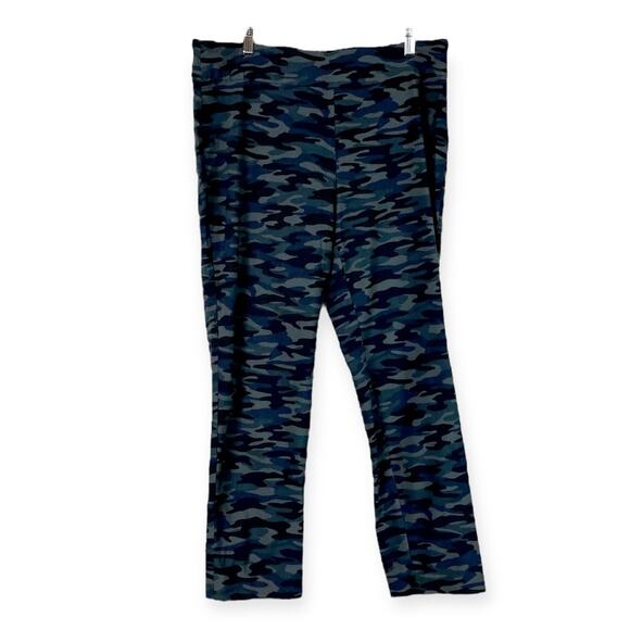 Counterparts Women’s Pants Pull Slim Fit Black Gray Camo Print Stretch Size 14 - Picture 1 of 6